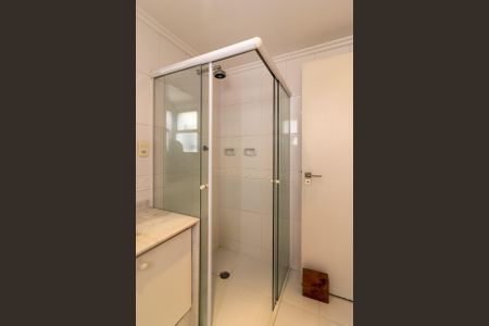 Apartamento à venda com 93m², 2 quartos e 2 vagas Apartamento à venda com 93m², 2 quartos e 2 vagasBanheiro da Suíte