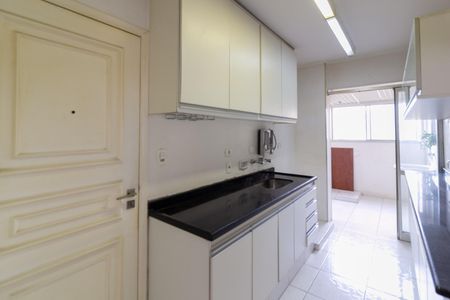 Apartamento à venda com 93m², 2 quartos e 2 vagas Apartamento à venda com 93m², 2 quartos e 2 vagasCozinha