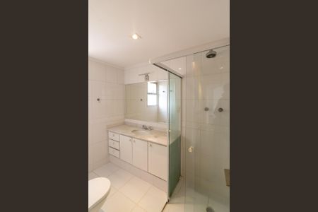 Apartamento à venda com 93m², 2 quartos e 2 vagas Apartamento à venda com 93m², 2 quartos e 2 vagasBanheiro da Suíte