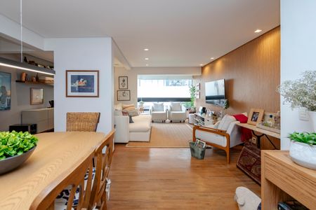 Apartamento à venda com 124m², 3 quartos e 2 vagas Apartamento à venda com 124m², 3 quartos e 2 vagasSala