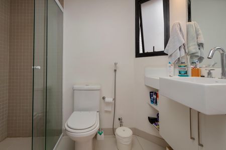 Apartamento à venda com 124m², 3 quartos e 2 vagas Apartamento à venda com 124m², 3 quartos e 2 vagasBanheiro da Suíte 2