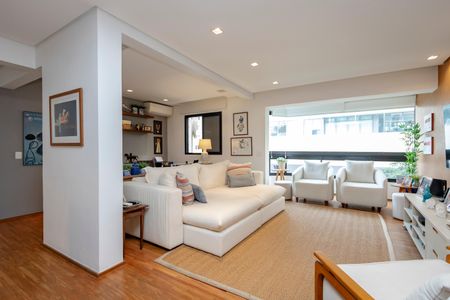 Apartamento à venda com 124m², 3 quartos e 2 vagas Apartamento à venda com 124m², 3 quartos e 2 vagasSala