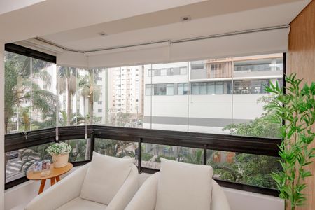 Apartamento à venda com 124m², 3 quartos e 2 vagas Apartamento à venda com 124m², 3 quartos e 2 vagasSala