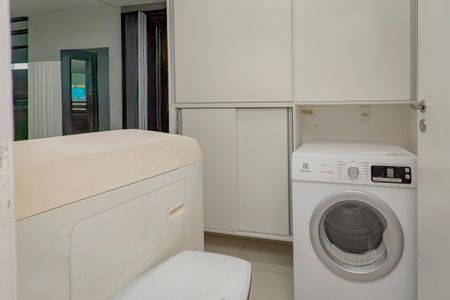 Apartamento à venda com 124m², 3 quartos e 2 vagas Apartamento à venda com 124m², 3 quartos e 2 vagasÁrea de Serviço