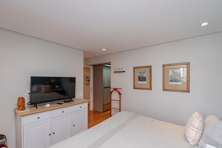 Apartamento à venda com 124m², 3 quartos e 2 vagas Apartamento à venda com 124m², 3 quartos e 2 vagasSuíte 1