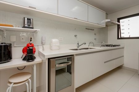 Apartamento à venda com 124m², 3 quartos e 2 vagas Apartamento à venda com 124m², 3 quartos e 2 vagasCozinha