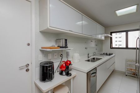 Apartamento à venda com 124m², 3 quartos e 2 vagas Apartamento à venda com 124m², 3 quartos e 2 vagasCozinha