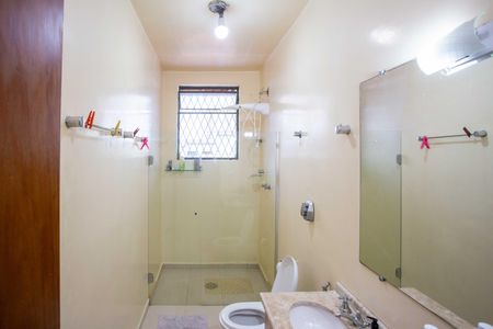 Casa à venda com 363m², 3 quartos e 3 vagasBanheiro da Suíte 1