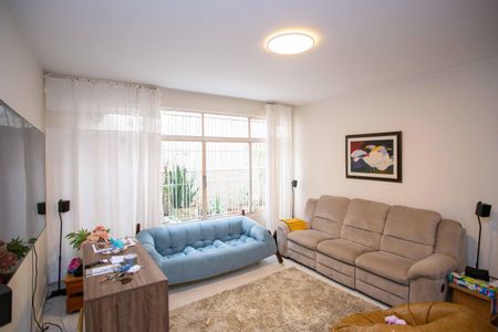 Casa à venda com 363m², 3 quartos e 3 vagasSala