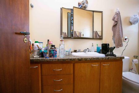 Casa à venda com 363m², 3 quartos e 3 vagasBanheiro da Suíte 3