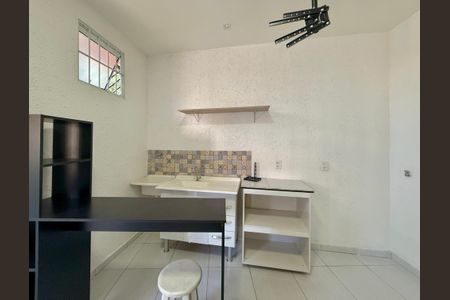 Cozinha  de casa para alugar com 0 quarto, 35m² em Santo Amaro, São Paulo