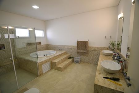 Casa de condomínio à venda com 620m², 5 quartos e 8 vagasBanheiro 3