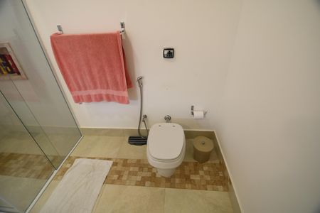 Casa de condomínio à venda com 620m², 5 quartos e 8 vagasBanheiro 2