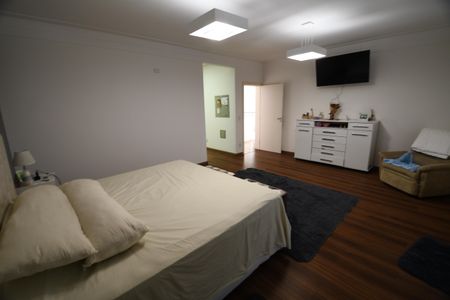 Casa de condomínio à venda com 620m², 5 quartos e 8 vagasQuarto Suíte 2