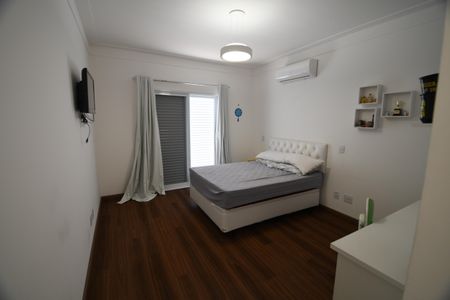 Casa de condomínio à venda com 620m², 5 quartos e 8 vagasQuarto Suíte 4