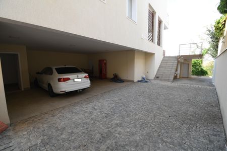 Casa de condomínio à venda com 620m², 5 quartos e 8 vagasGaragem