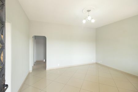 Sala de casa para alugar com 3 quartos, 320m² em Senador Vasconcelos, Rio de Janeiro