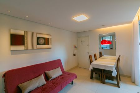 Apartamento à venda com 60m², 2 quartos e 2 vagasSala