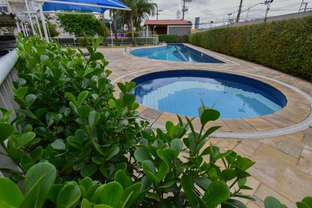 Apartamento à venda com 47m², 2 quartos e 1 vaga Apartamento à venda com 47m², 2 quartos e 1 vagaÁrea comum - Piscina