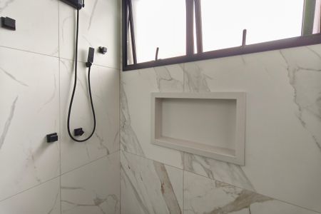 Casa de condomínio para alugar com 210m², 3 quartos e 4 vagas Casa de condomínio para alugar com 210m², 3 quartos e 4 vagasBanheiro da Suíte