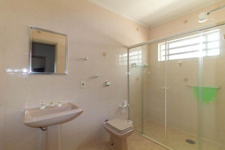 Casa à venda com 115m², 2 quartos e 3 vagas Casa à venda com 115m², 2 quartos e 3 vagasBanheiro