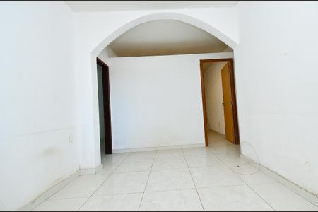 Sala de casa à venda com 2 quartos, 80m² em Santa Cruz, Belo Horizonte