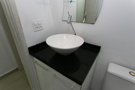 Apartamento à venda com 45m², 2 quartos e 1 vaga Apartamento à venda com 45m², 2 quartos e 1 vagaBanheiro