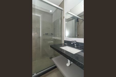 Banheiro de apartamento para alugar com 1 quarto, 27m² em Auxiliadora, Porto Alegre