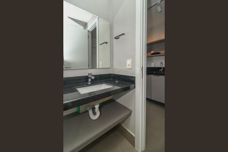Banheiro de apartamento para alugar com 1 quarto, 27m² em Auxiliadora, Porto Alegre