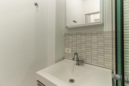Banheiro de kitnet/studio à venda com 1 quarto, 33m² em Vila Buarque, São Paulo