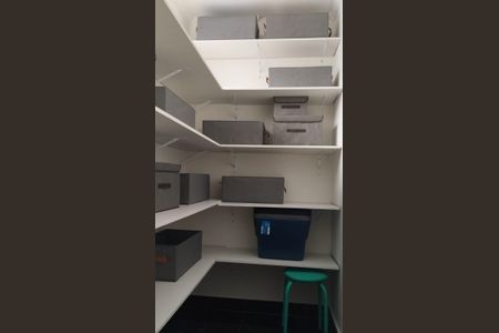 Apartamento à venda com 84m², 3 quartos e 2 vagas Apartamento à venda com 84m², 3 quartos e 2 vagasDespensa