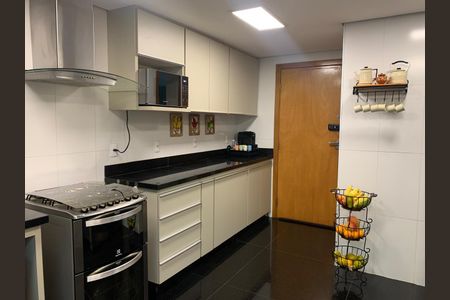 Apartamento à venda com 4 quartos, 185m² em Buritis, Belo Horizonte