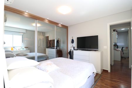 Apartamento à venda com 223m², 3 quartos e 4 vagasSuíte 2