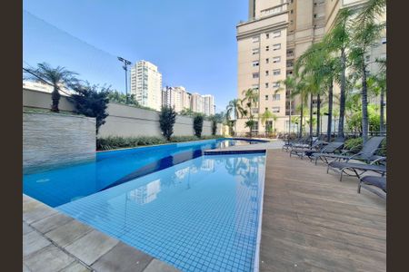 Apartamento à venda com 223m², 3 quartos e 4 vagasÁrea comum - Piscina