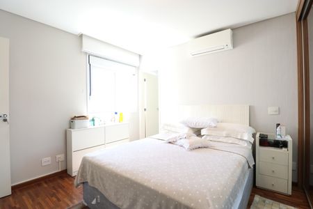 Apartamento à venda com 223m², 3 quartos e 4 vagasSuíte 2