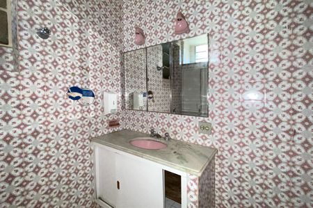 Casa para alugar com 248m², 3 quartos e 2 vagasBanheiro