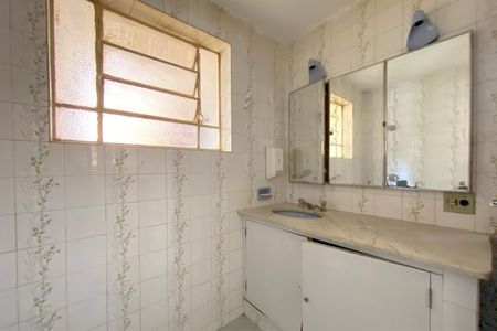 Casa para alugar com 248m², 3 quartos e 2 vagasBanheiro da Suíte