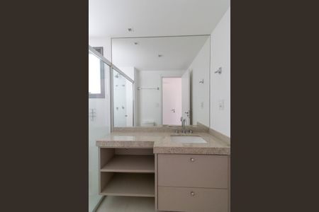 Apartamento para alugar com 155m², 3 quartos e 2 vagas Apartamento para alugar com 155m², 3 quartos e 2 vagasBanheiro da Suíte 2