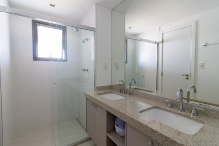 Apartamento para alugar com 155m², 3 quartos e 2 vagas Apartamento para alugar com 155m², 3 quartos e 2 vagasBanheiro da Suíte