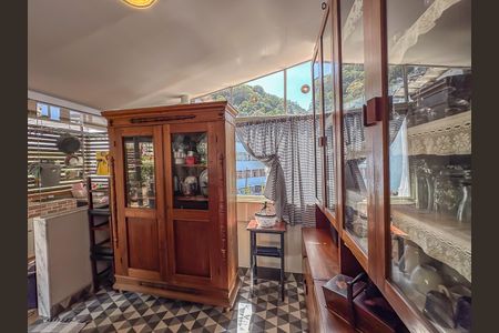 Apartamento à venda com 162m², 2 quartos e sem vaga Apartamento à venda com 162m², 2 quartos e sem vagaDespensa