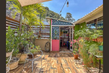 Apartamento à venda com 162m², 2 quartos e sem vaga Apartamento à venda com 162m², 2 quartos e sem vagaVaranda da Sala