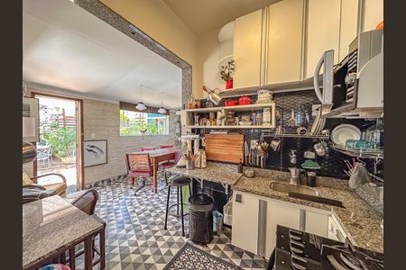 Apartamento à venda com 162m², 2 quartos e sem vaga Apartamento à venda com 162m², 2 quartos e sem vagaCozinha