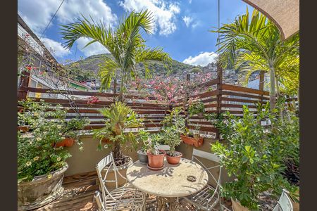 Apartamento à venda com 162m², 2 quartos e sem vaga Apartamento à venda com 162m², 2 quartos e sem vagaVaranda da Sala