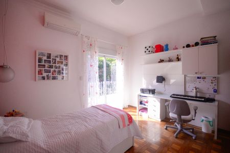 Casa à venda com 260m², 3 quartos e 2 vagas Casa à venda com 260m², 3 quartos e 2 vagasQuarto 1