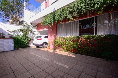Casa à venda com 260m², 3 quartos e 2 vagas Casa à venda com 260m², 3 quartos e 2 vagasGaragem