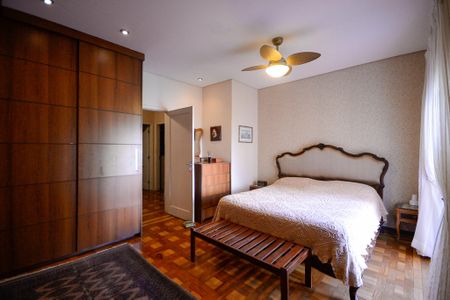 Casa à venda com 260m², 3 quartos e 2 vagas Casa à venda com 260m², 3 quartos e 2 vagasSuíte