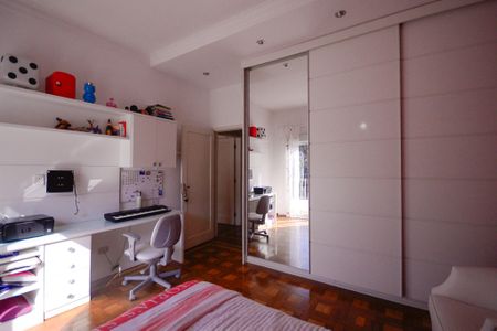 Casa à venda com 260m², 3 quartos e 2 vagas Casa à venda com 260m², 3 quartos e 2 vagasQuarto 1