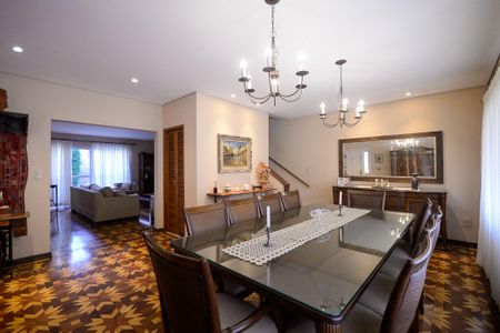 Casa à venda com 260m², 3 quartos e 2 vagas Casa à venda com 260m², 3 quartos e 2 vagasSala de Jantar