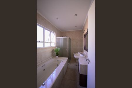 Casa à venda com 260m², 3 quartos e 2 vagas Casa à venda com 260m², 3 quartos e 2 vagasBanheiro da Suite