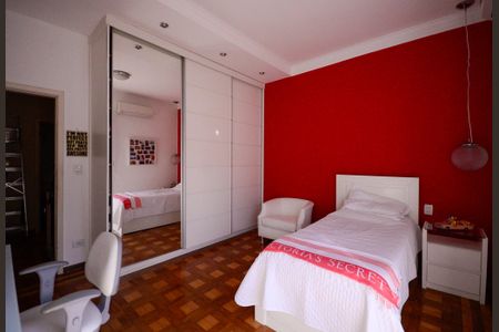 Casa à venda com 260m², 3 quartos e 2 vagas Casa à venda com 260m², 3 quartos e 2 vagasQuarto 1